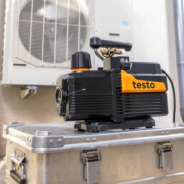 TESTO 565i Smart vacuum pump 7 CFM / 198 l/min